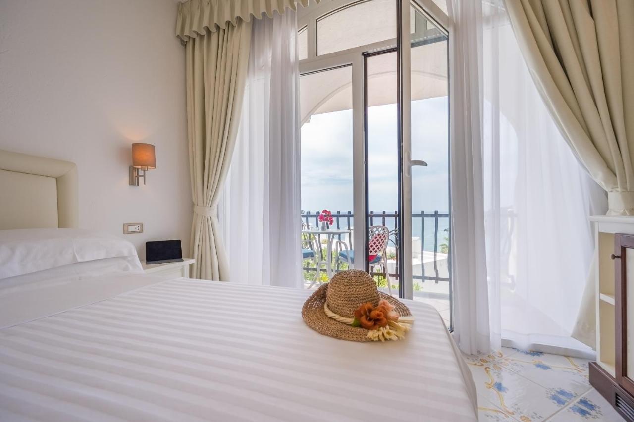 Grand Hotel Le Rocce Гаета Екстериор снимка