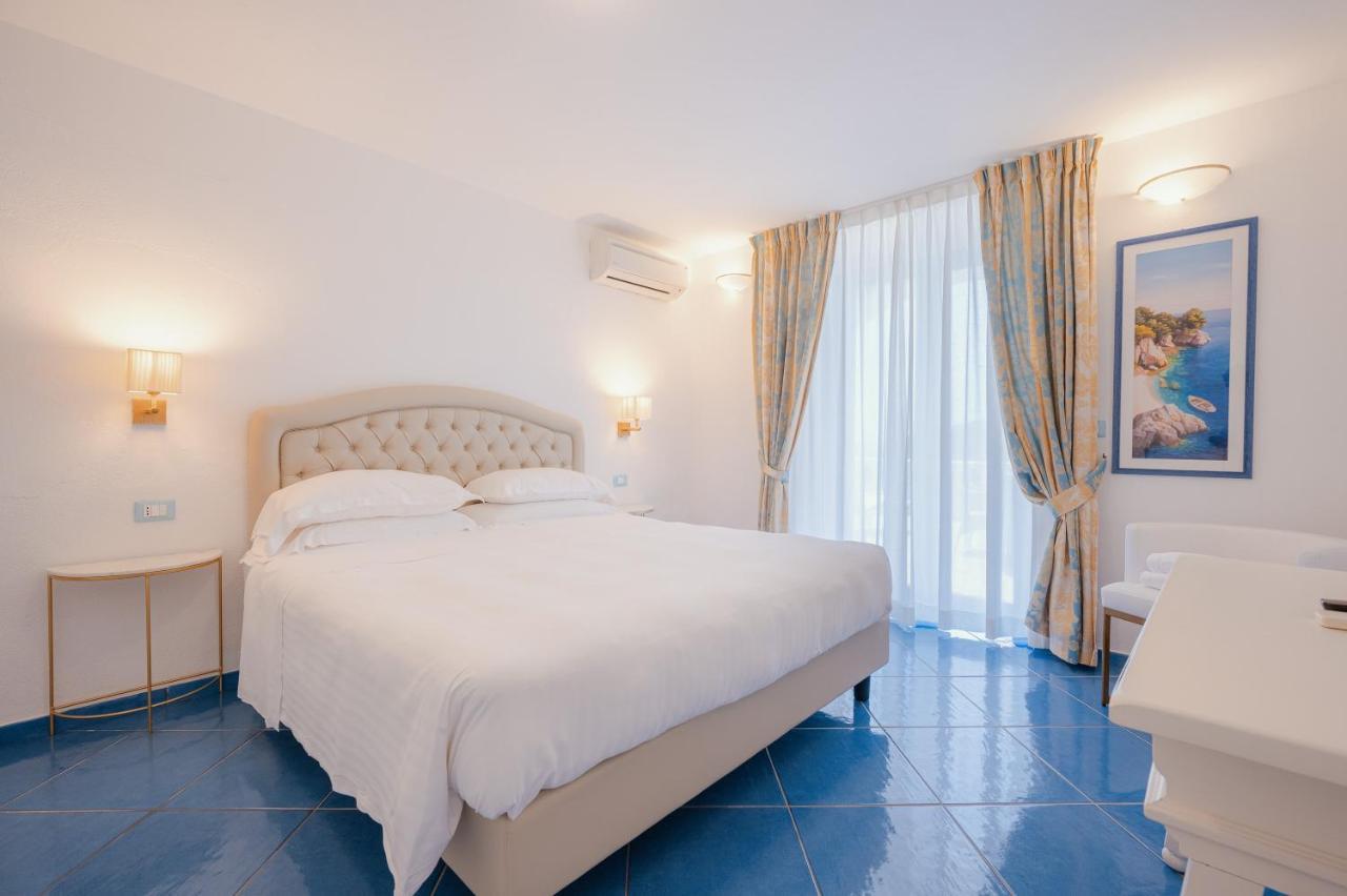 Grand Hotel Le Rocce Гаета Екстериор снимка