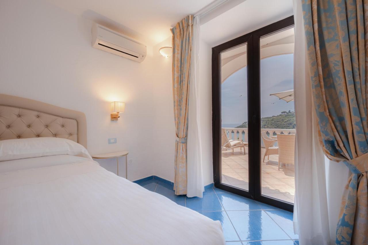 Grand Hotel Le Rocce Гаета Екстериор снимка