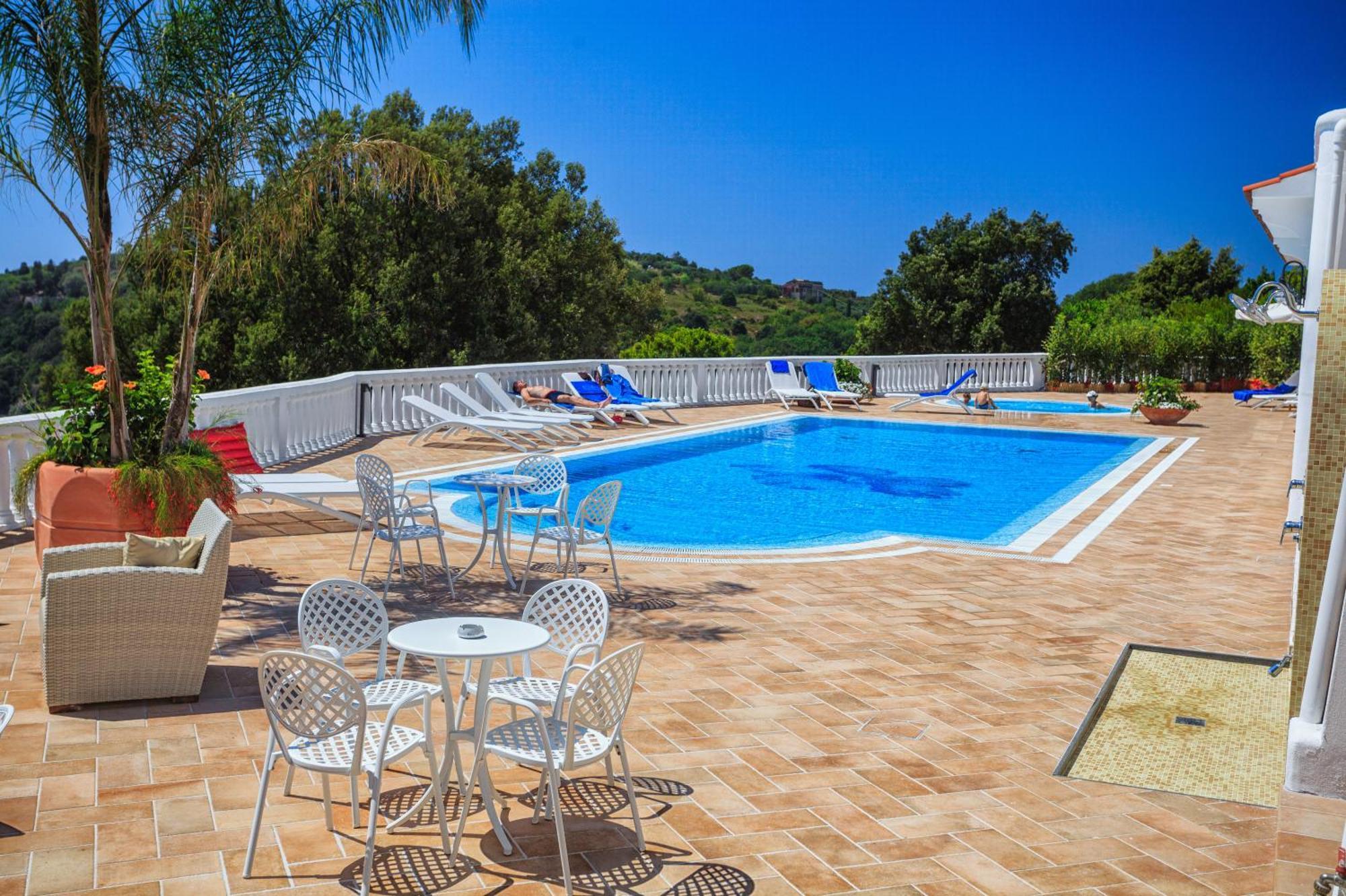 Grand Hotel Le Rocce Гаета Екстериор снимка
